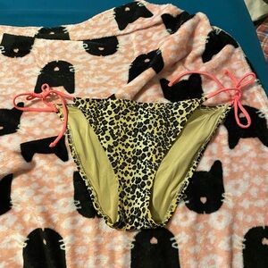 Vintage # y2k Victoria secret bikini bottoms.  
#victoriasecret #vintage